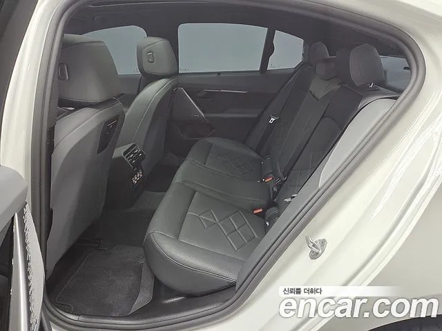 BMW 5-Series 5 серия (G60) 530i xDrive M Sport — Фото автомобиля 14