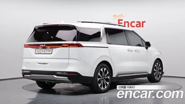 Kia Carnival Generation 4 — Фото автомобиля 2