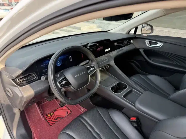 Roewe D7 — Фото автомобиля 17