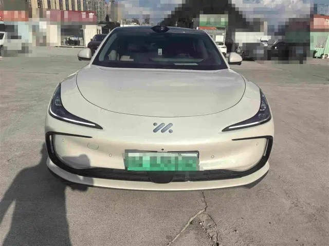 IM Motors L6 — Фото автомобиля 2