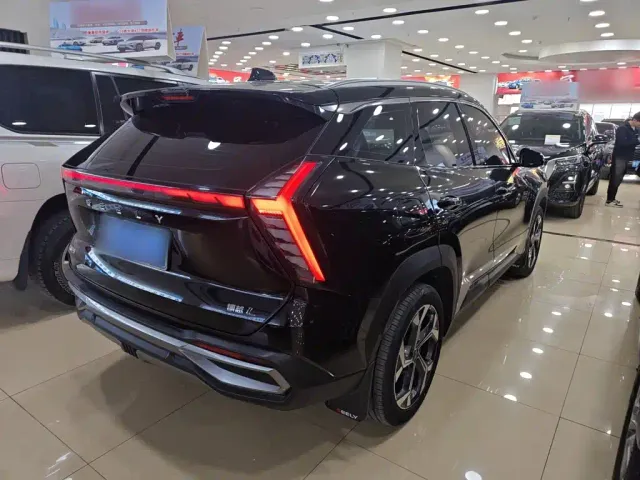 Geely Boyue L — Фото автомобиля 10