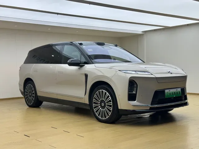 Nio ES8 — Фото автомобиля 3
