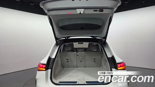 Mercedes-Benz EQE — Фото автомобиля 16