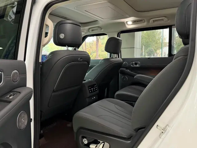 Haval Great Wall H10 — Фото автомобиля 16