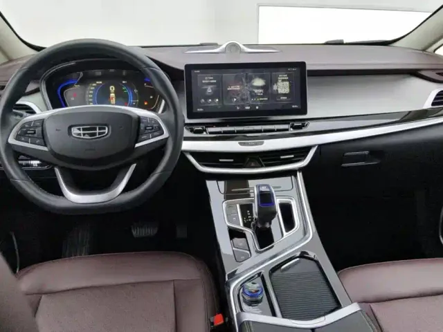 Geely Jiaji — Фото автомобиля 12