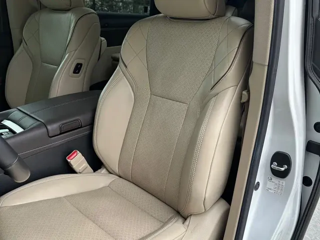 Toyota Alphard — Фото автомобиля 11