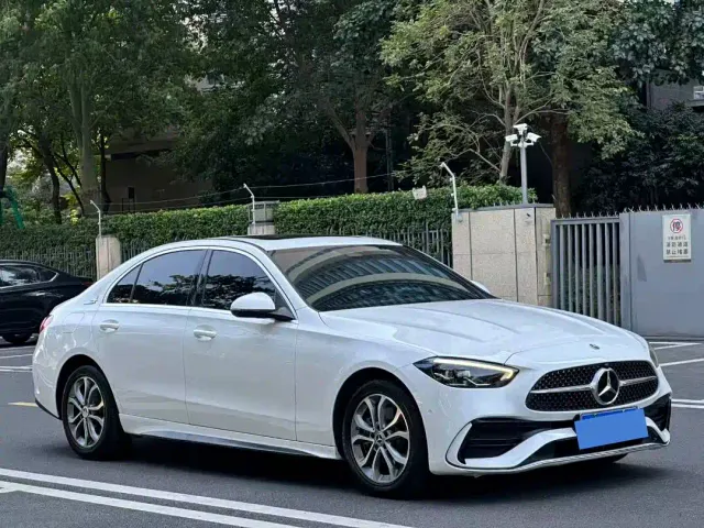 Фотография автомобиля — Mercedes-Benz C-Class