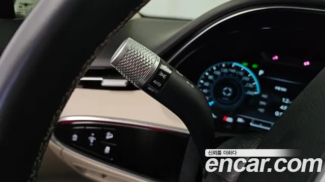Genesis GV70 — Фото автомобиля 30