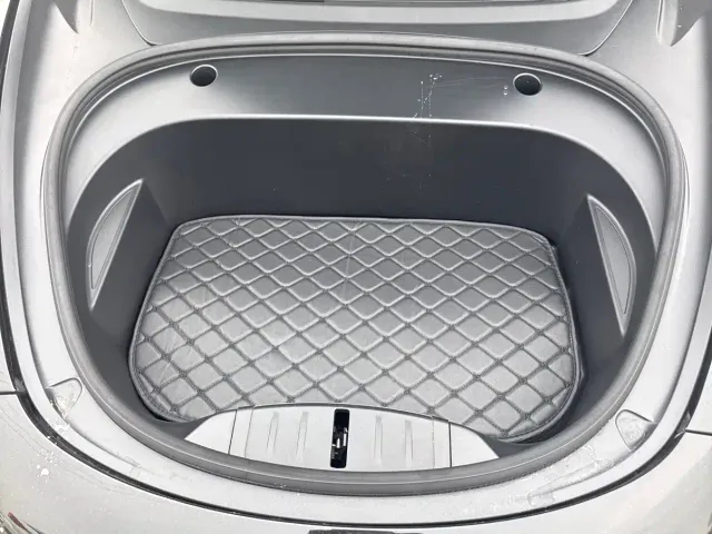 Tesla Model 3 — Фото автомобиля 13