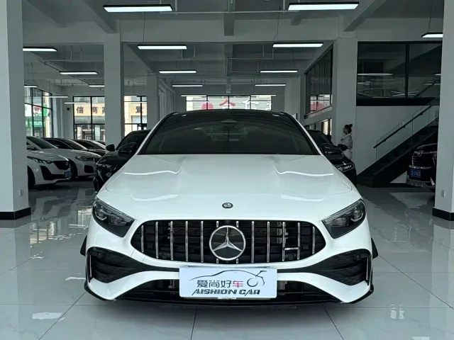 Mercedes-Benz Mercedes-Benz A-Class AMG 2025 AMG A 35 L 4MATIC — Фото автомобиля 2