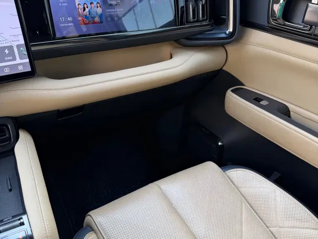 BYD FangChengBao Leopard 5 — Фото автомобиля 11