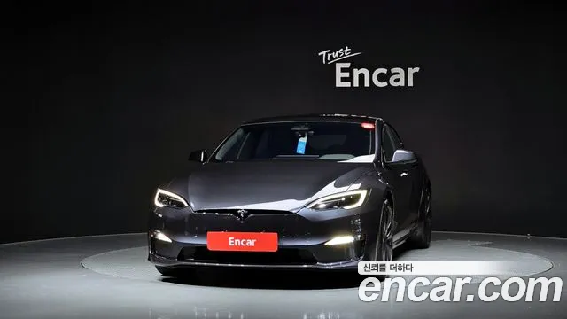 Tesla Model S — Фото автомобиля 3