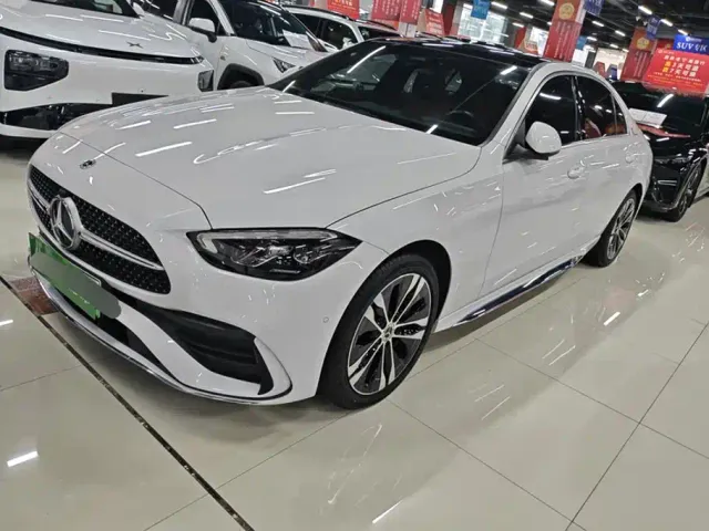 Фотография автомобиля — Mercedes-Benz C-Class