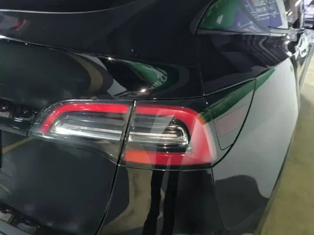 Tesla Model Y — Фото автомобиля 7