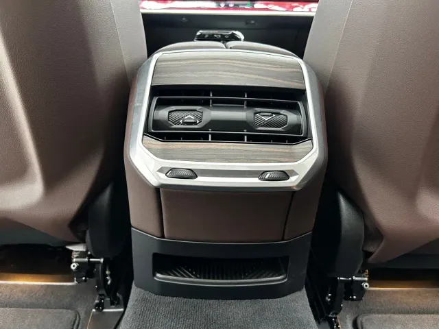 BMW 7 Series — Фото автомобиля 18