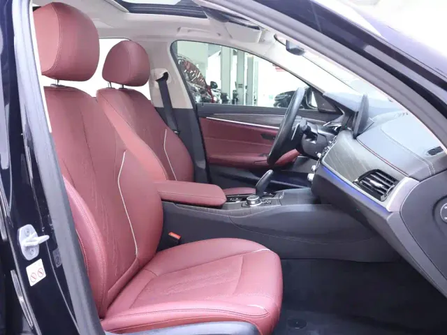 BMW 5 Series — Фото автомобиля 21