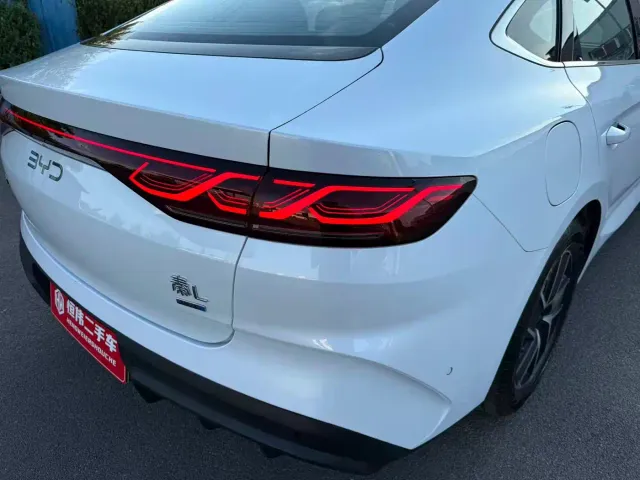 BYD Qin L — Фото автомобиля 20