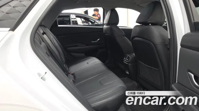 Hyundai AVANTE Новый Avante (CN7) — Фото автомобиля 12