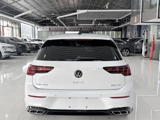 Volkswagen Golf — Фото автомобиля 17