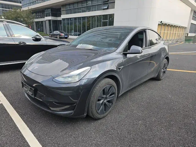 Фотография автомобиля — Tesla Model Y