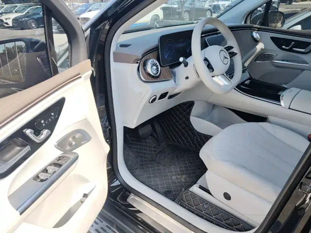 Mercedes-Benz EQE SUV — Фото автомобиля 20