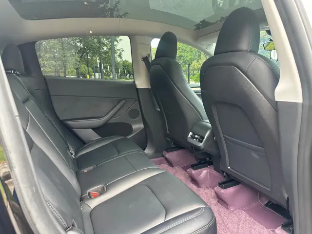 Tesla Model Y — Фото автомобиля 14