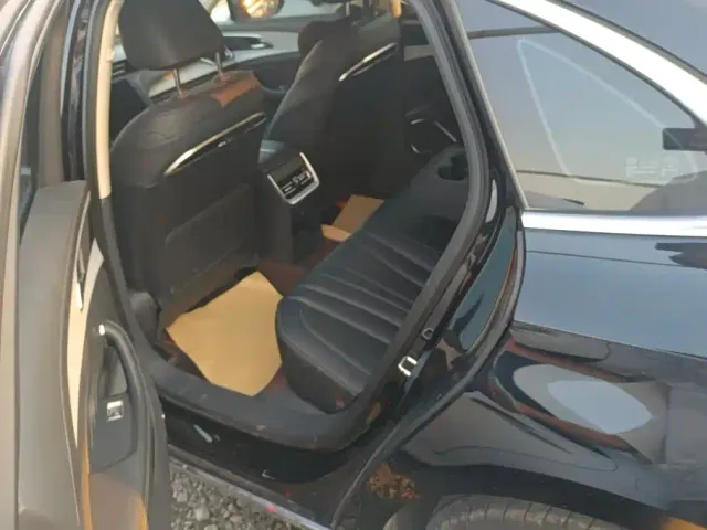 Hongqi H5 — Фото автомобиля 11