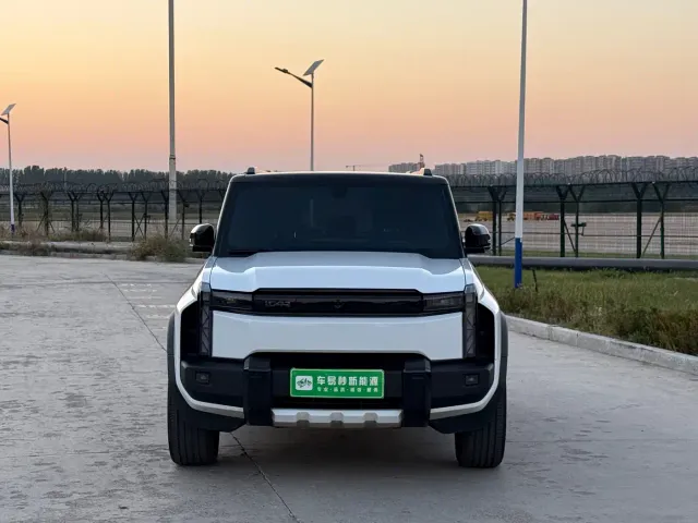 iCAR 03T — Фото автомобиля 2