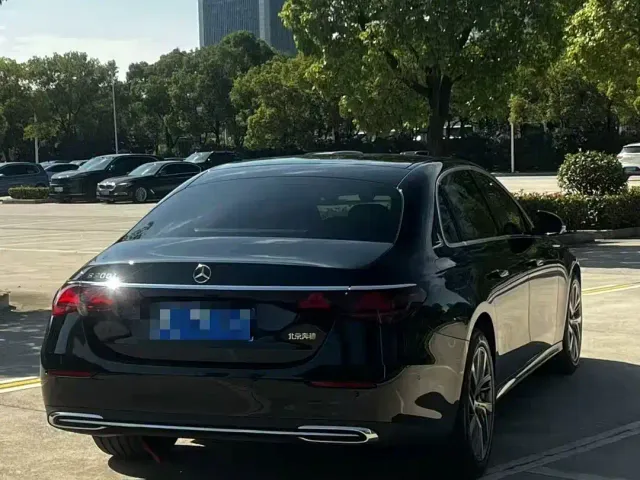 Mercedes-Benz E-Class — Фото автомобиля 9