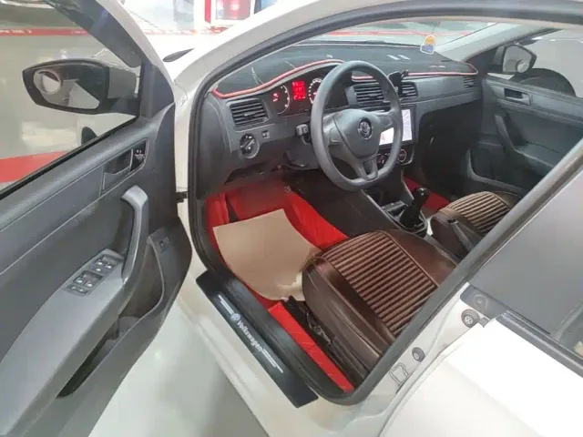 Volkswagen Santana — Фото автомобиля 15