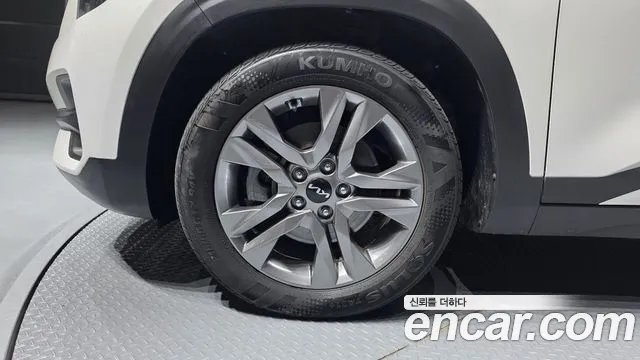 Kia Seltos — Фото автомобиля 5