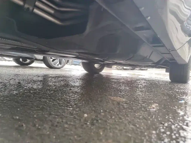 Ford Edge — Фото автомобиля 3