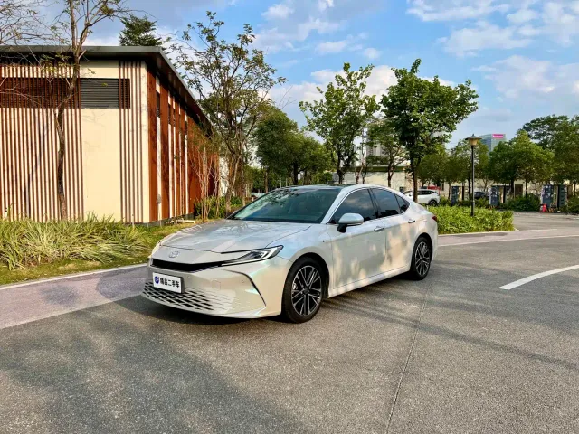 Фотография автомобиля — Toyota Camry