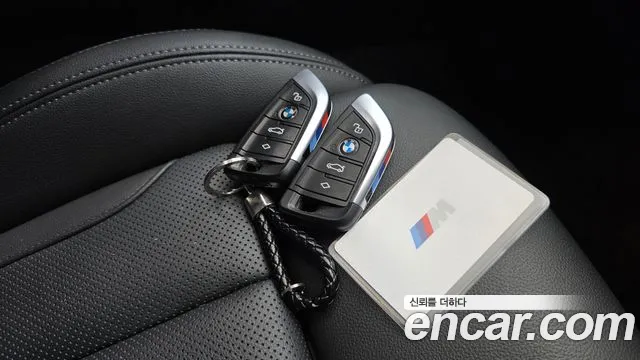 BMW i4 — Фото автомобиля 24