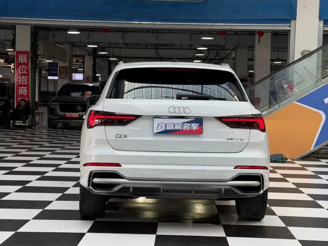 Audi Q3 — Фото автомобиля 17
