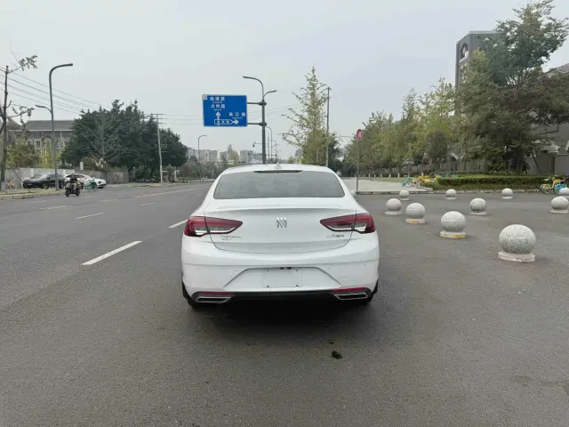 Buick Regal — Фото автомобиля 4