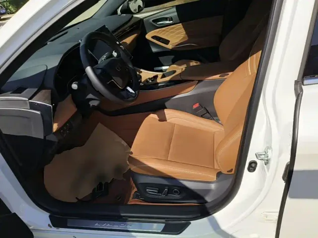 Toyota Avalon — Фото автомобиля 14
