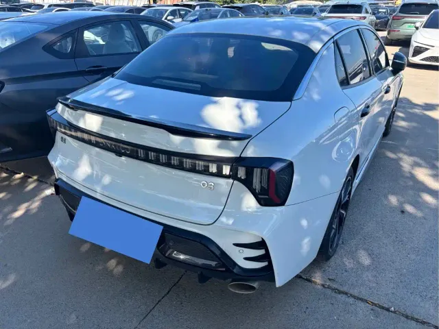 Lynk & Co 03 — Фото автомобиля 7