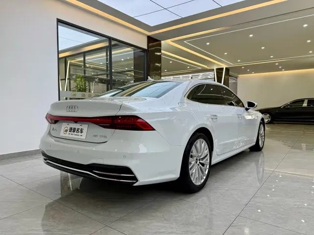 Audi A7L — Фото автомобиля 13