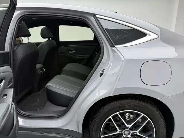 BYD Qin L — Фото автомобиля 14