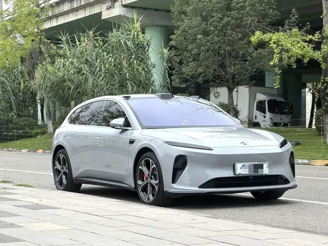 Nio ET5 Touring — Фото автомобиля 2