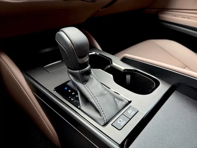 Lexus ES — Фото автомобиля 13