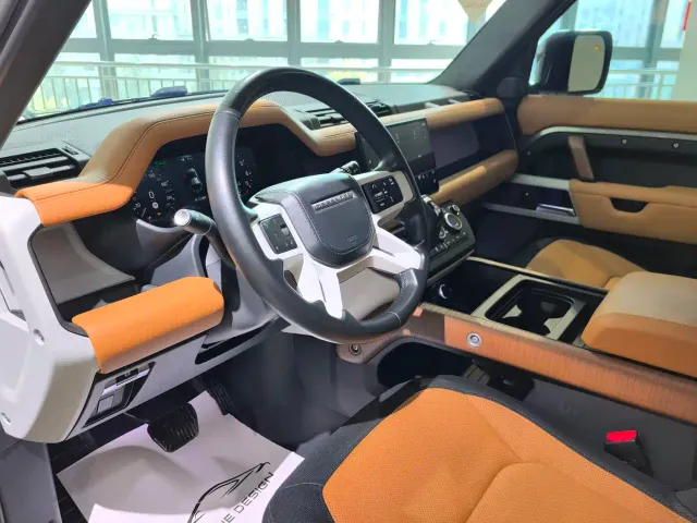 Land Rover Defender — Фото автомобиля 17