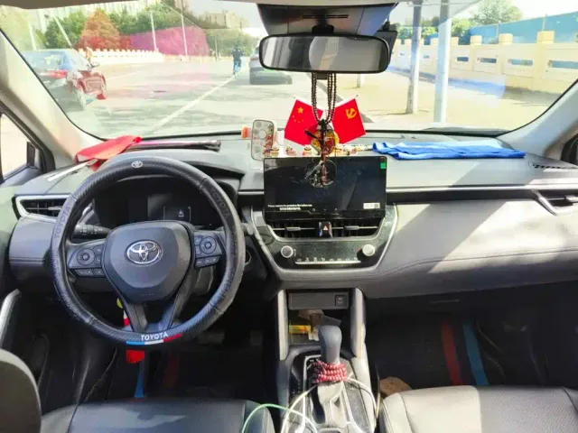 Toyota Corolla Cross — Фото автомобиля 12