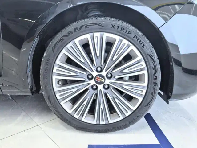 Hongqi H5 — Фото автомобиля 6