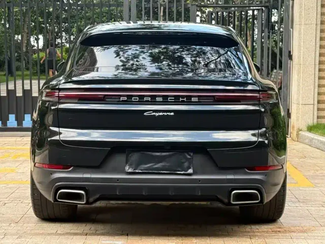 Porsche Cayenne — Фото автомобиля 7