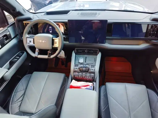 BYD FangChengBao Leopard 5 — Фото автомобиля 9