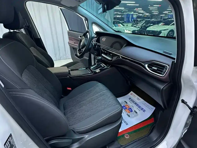 GAC Trumpchi M6 — Фото автомобиля 10