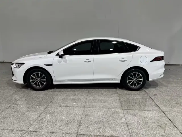 BYD Qin PLUS — Фото автомобиля 3