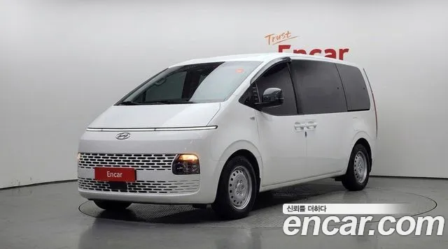 Фотография автомобиля — Hyundai Staria